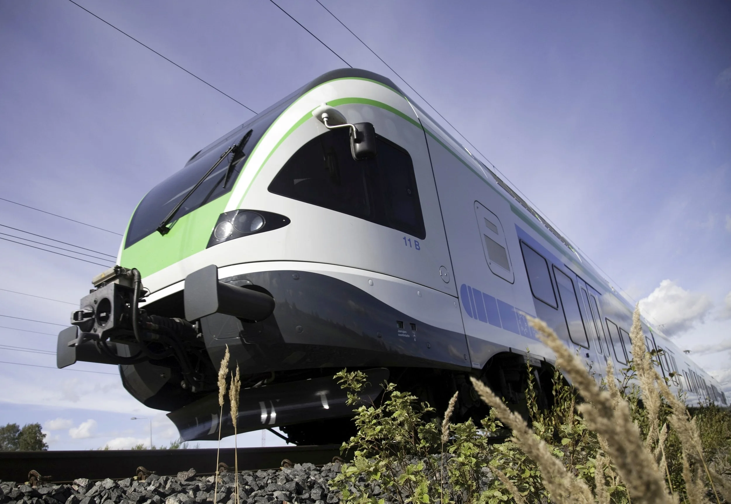 VR alentaa HSL-lähijunaliikenteen sopimushintaa 27 miljoonaa euroa