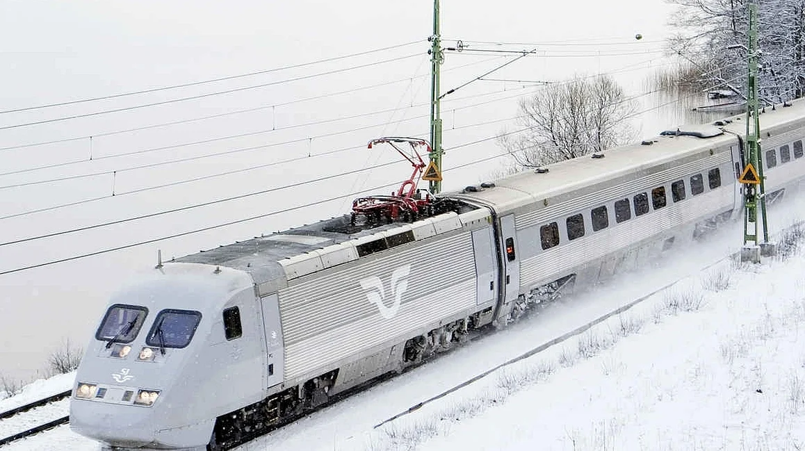 Radio: Ruotsissa peruttu tuhansia junavuoroja