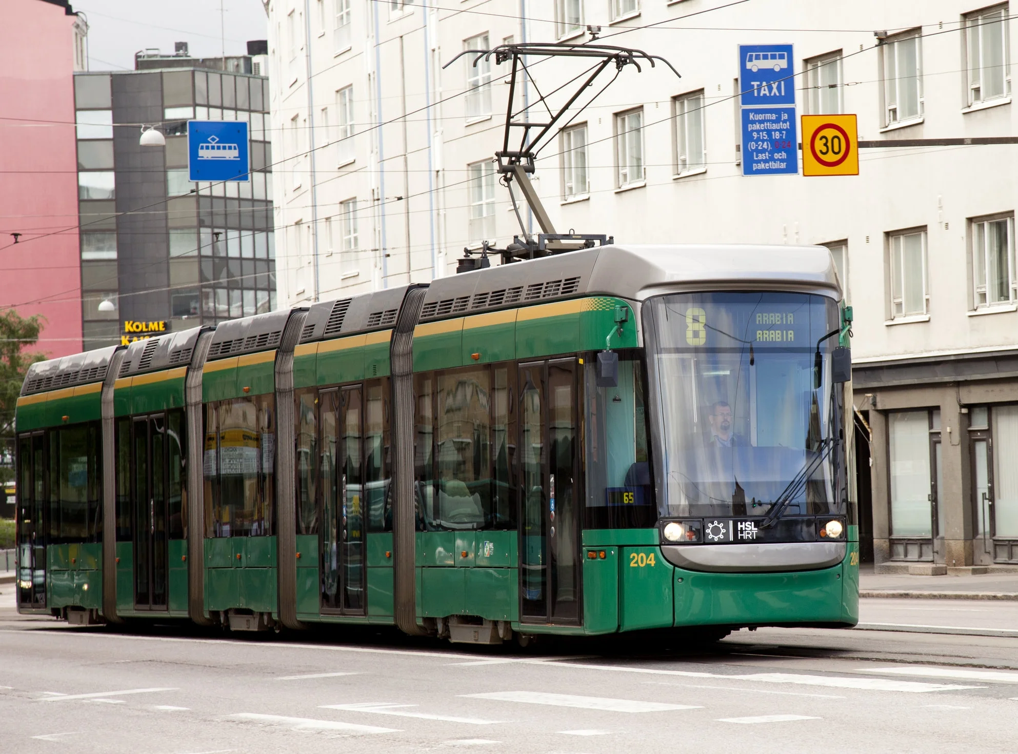 Lehti: Helsingin raitiovaunuliikenteen kilpailuttaminen lykkääntymässä