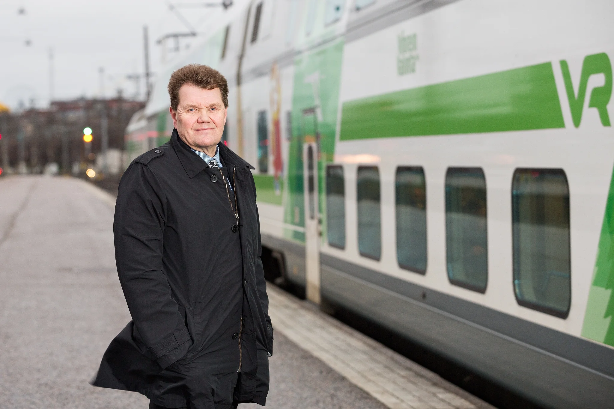 Kansanedustaja muistuttaa korjausvelan vaikutuksesta junien myöhästelyyn