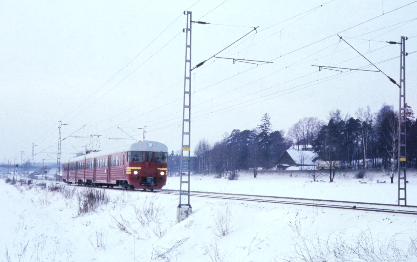 50 vuotta vakinaista sähköjunaliikennettä Suomessa - Ensimmäinen sähköjuna kulki Helsingistä Kirkkonummelle
