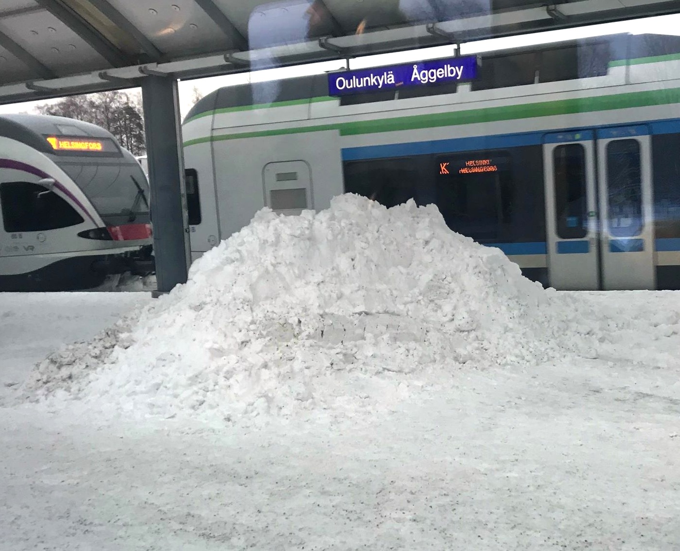 Ratakunnossapito: Lunta, jäätä, kalusto kovilla ja ongelmat kertautuvat