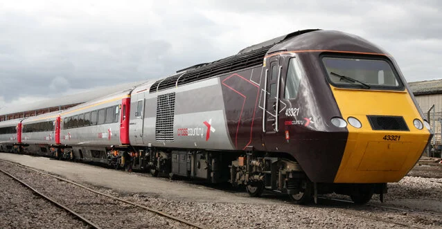 Lehti: Kuljetusliitto julisti sodan Britannian konservatiivihallitukselle - Taustalla rautatielakkojen laittomiksi julistaminen