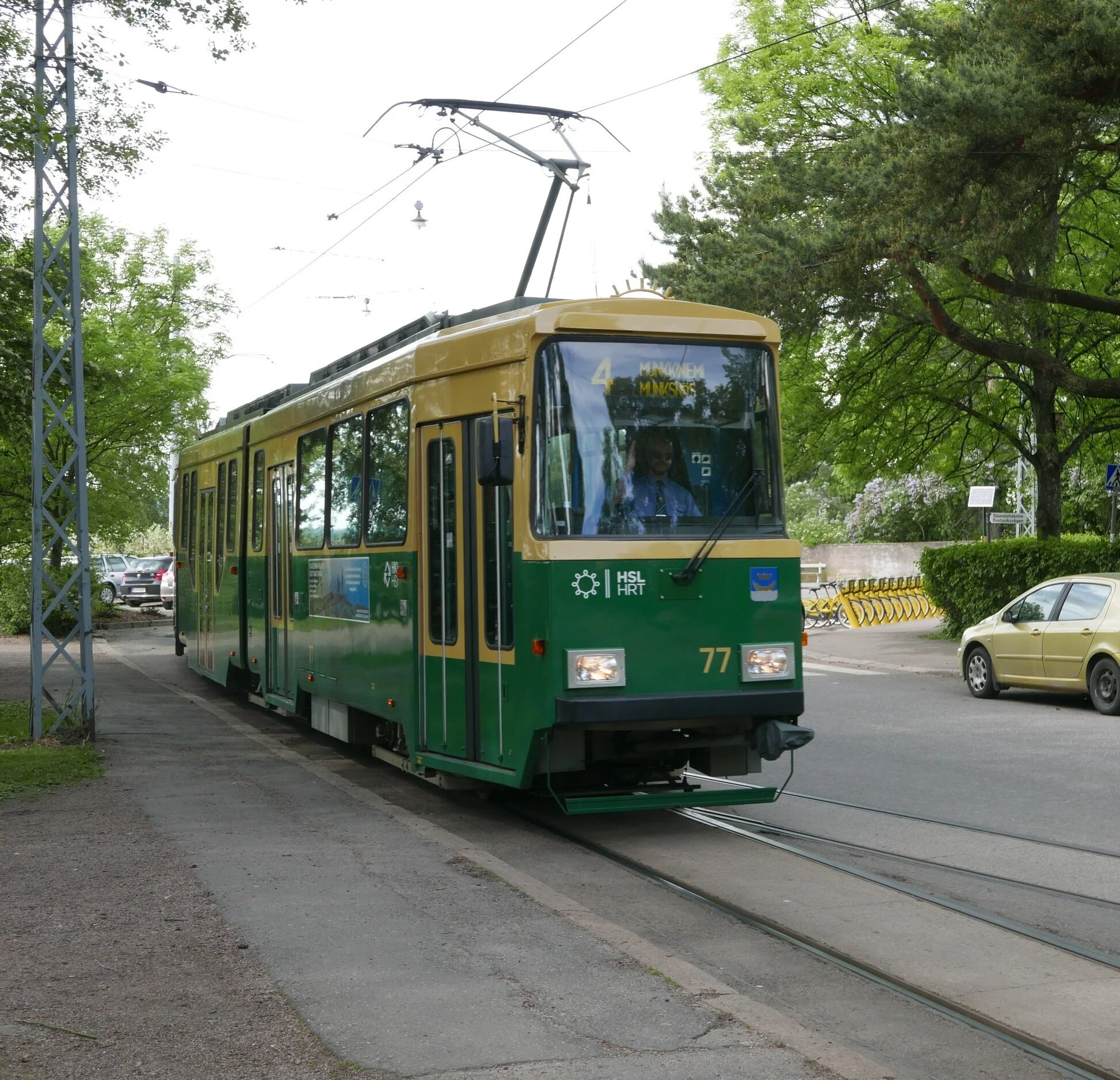 HKL: Kulku etuovista muuttuu osassa raitiovaunuja - Tarkoitus suojella kuljettajia koronavirukselta