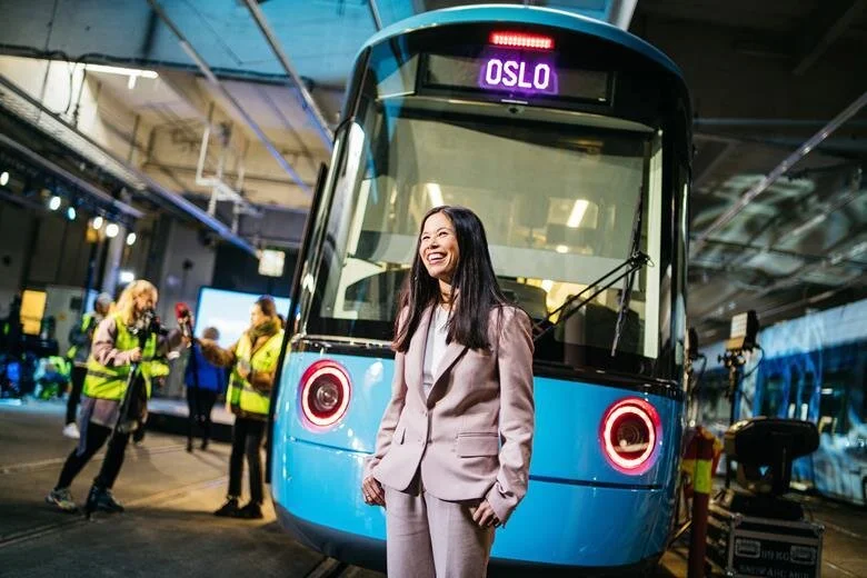 RG: Ensimmäinen uusi raitiovaunu paljastettiin Oslossa