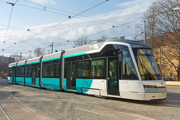 Ensimmäinen Artic-pikaratikka matkustajaliikenteeseen Helsingissä