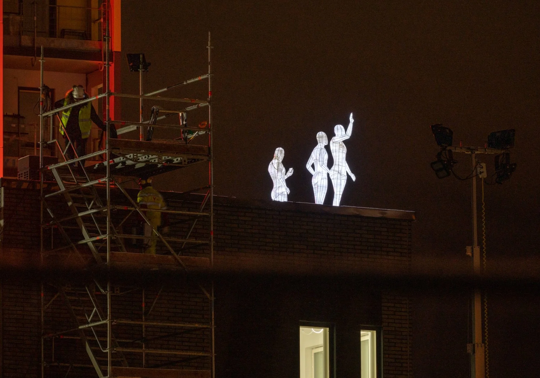 Tampereen Ratikan taiteen ”Kyytiläiset” saapuivat Santalahteen