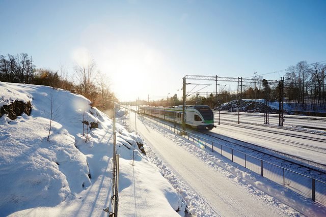 Valtteri-myrsky: Junaliikennettä supistetaan maanantaina