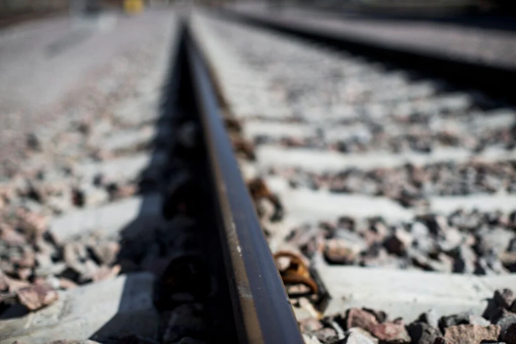 VR: Ratatöistä runsaasti poikkeuksia juhannuksen junaliikenteeseen