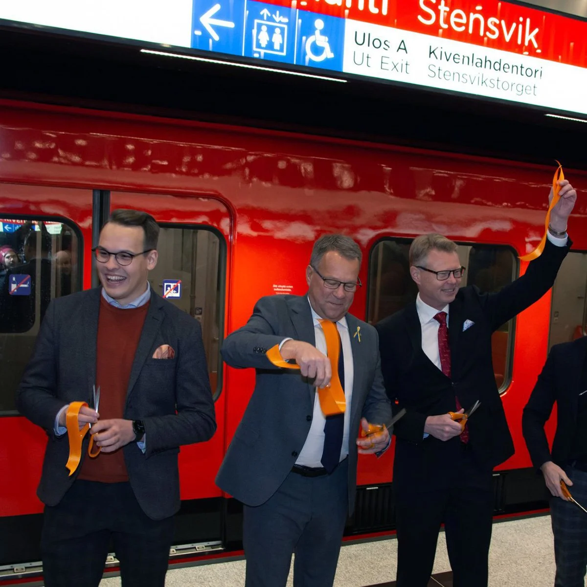  Metroliikenne Kivenlahteen käynnistyi kansanjuhlana Espoossa