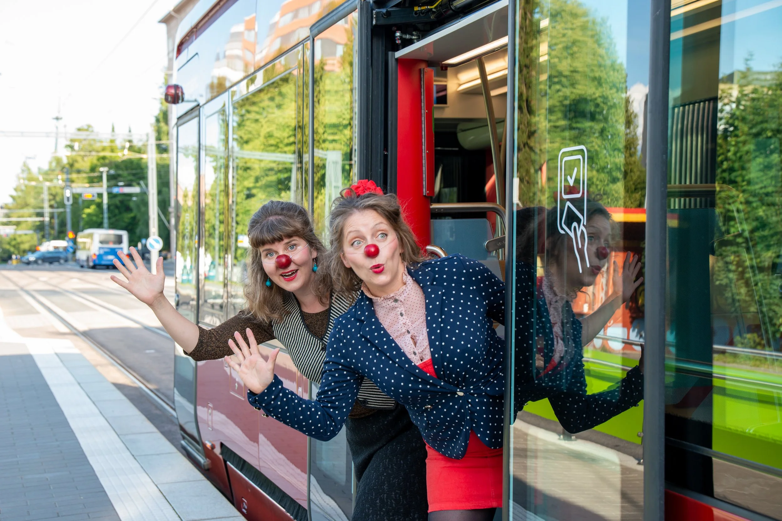 "Tamperelaiset legendat" valtaavat taideratikan