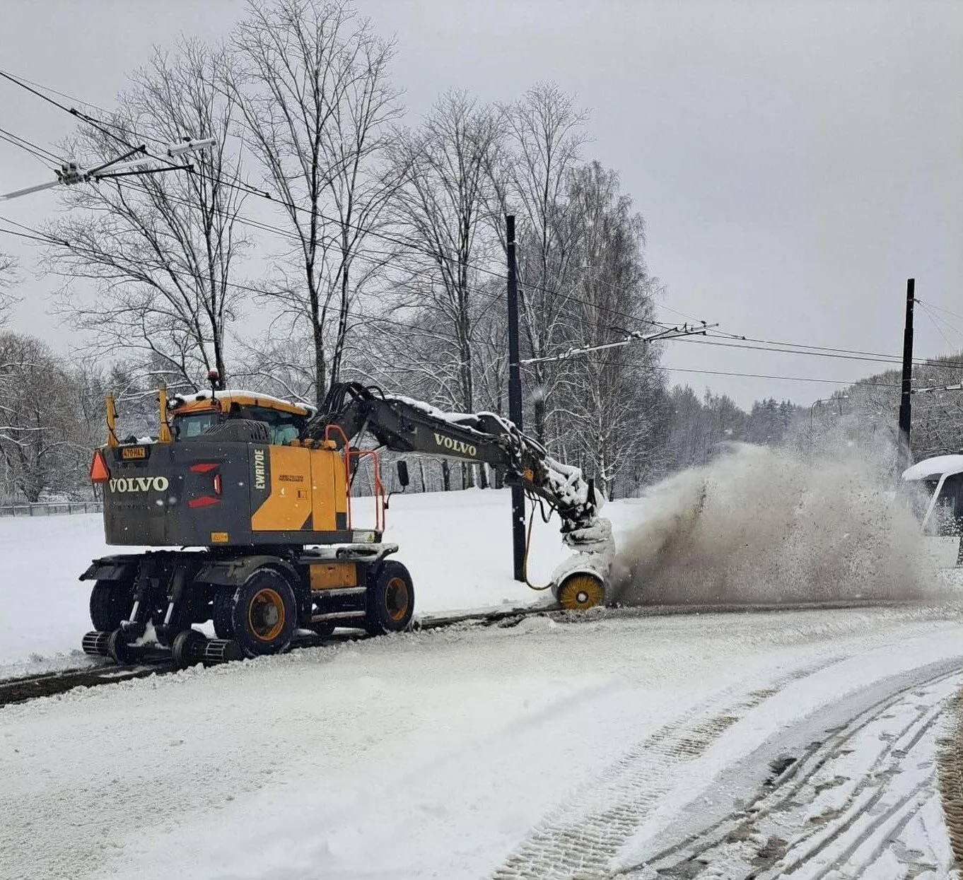 HSL: Nyt osui lumi kiskoihin!