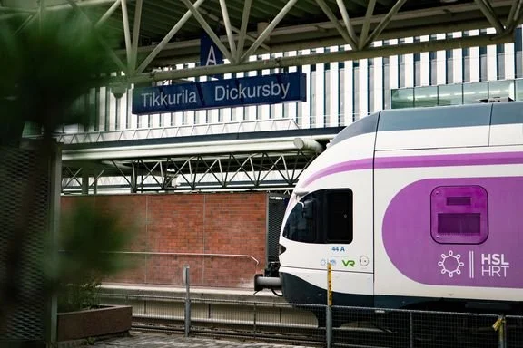 VR aikoo ajaa lähijunia ilman konduktöörejä lakon aikana