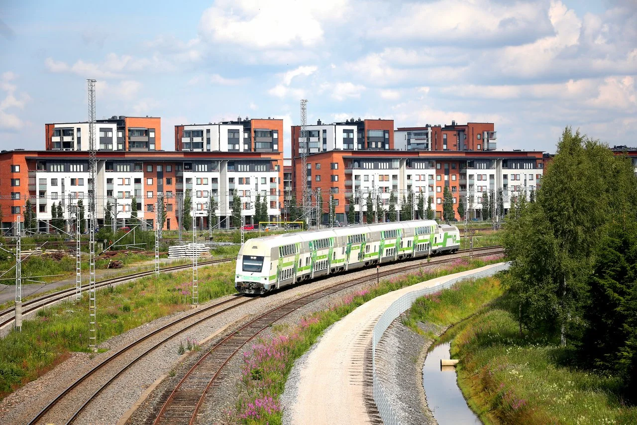 Hallitus myönsi rahoituksen Oulu-Liminka -kaksois­raiteelle ja Haaparannan juna­liikenteelle