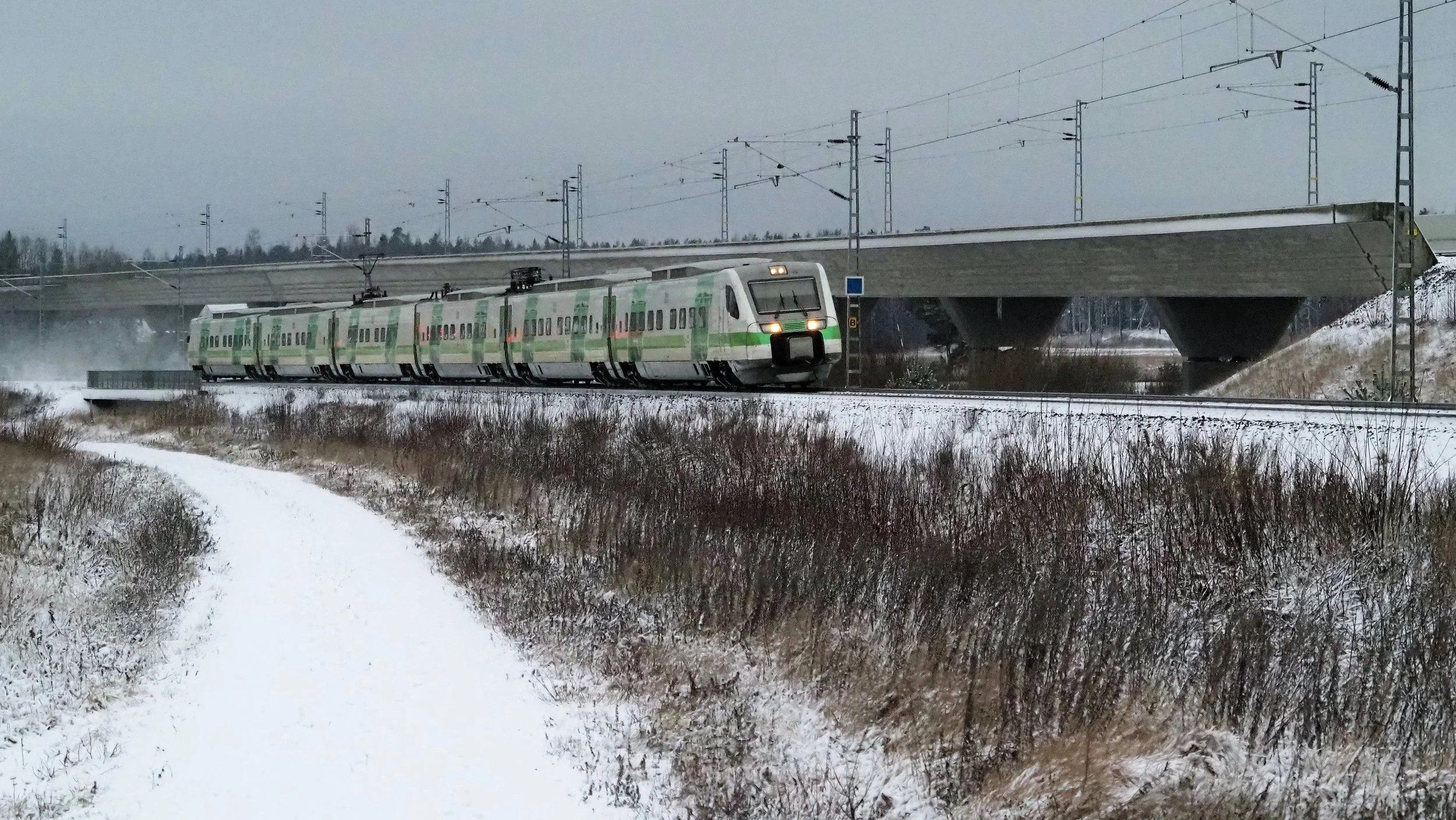 Väylä: Rautateiden täsmällisyys ennätyshyvä vuonna 2025