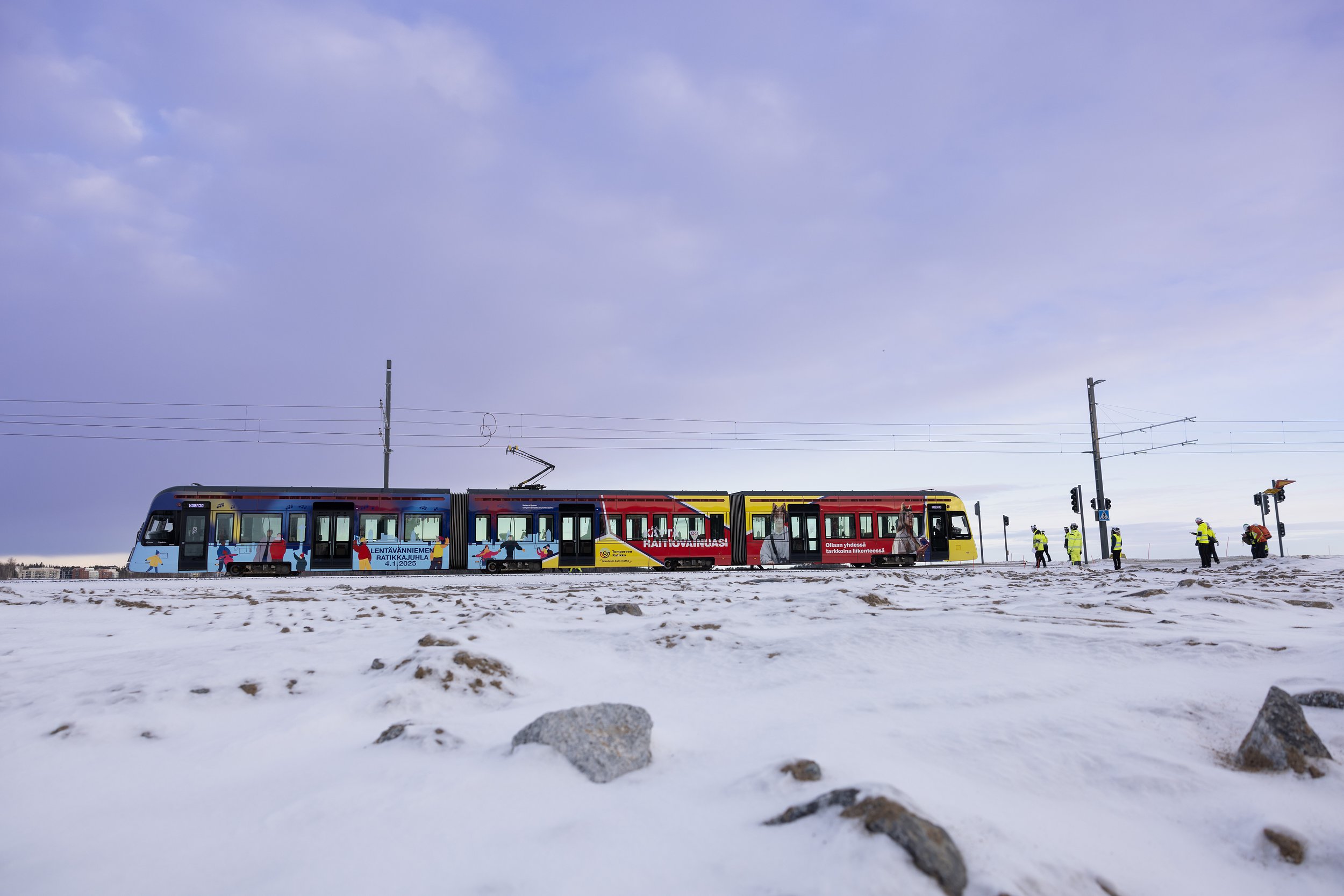 Tampereen ratikan koeajot Itsenäisyydenkadulla saatiin onnistuneesti päätökseen