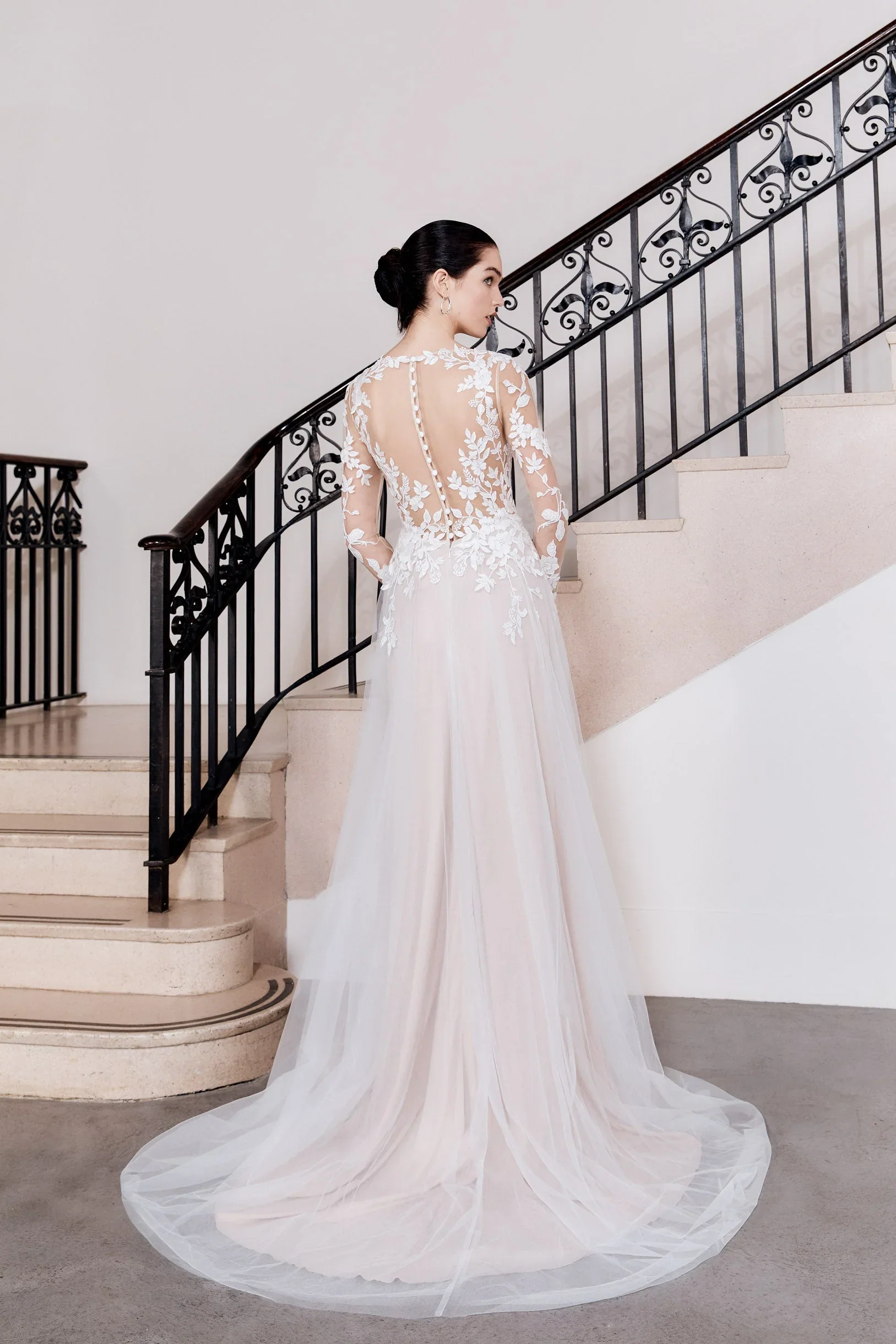 FALLON_50724B_LOOKBOOK_2_72343fdb-5f35-4d7f-8e69-77812ee90807.webp