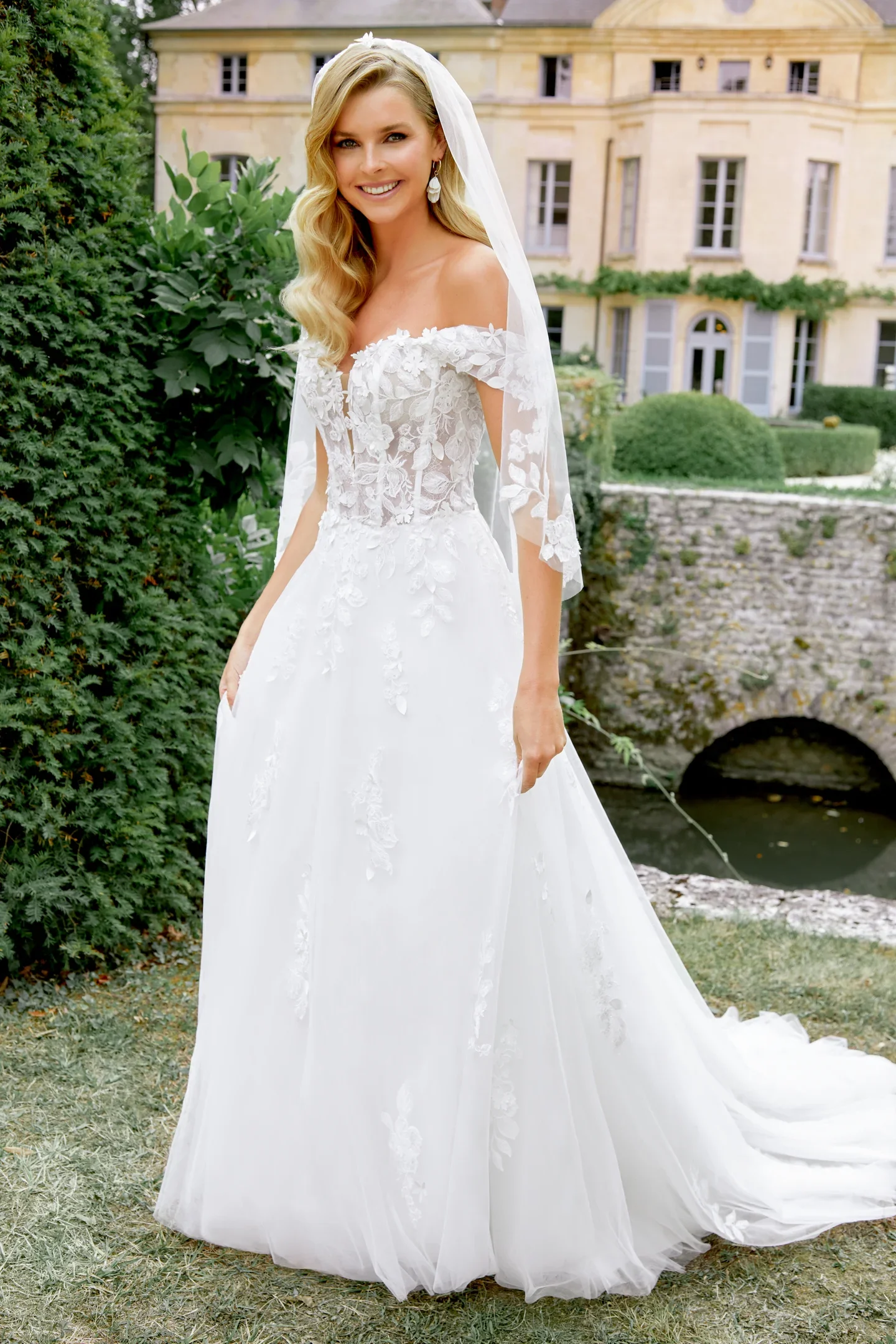 44520_FF_Sincerity-Bridal_1.webp