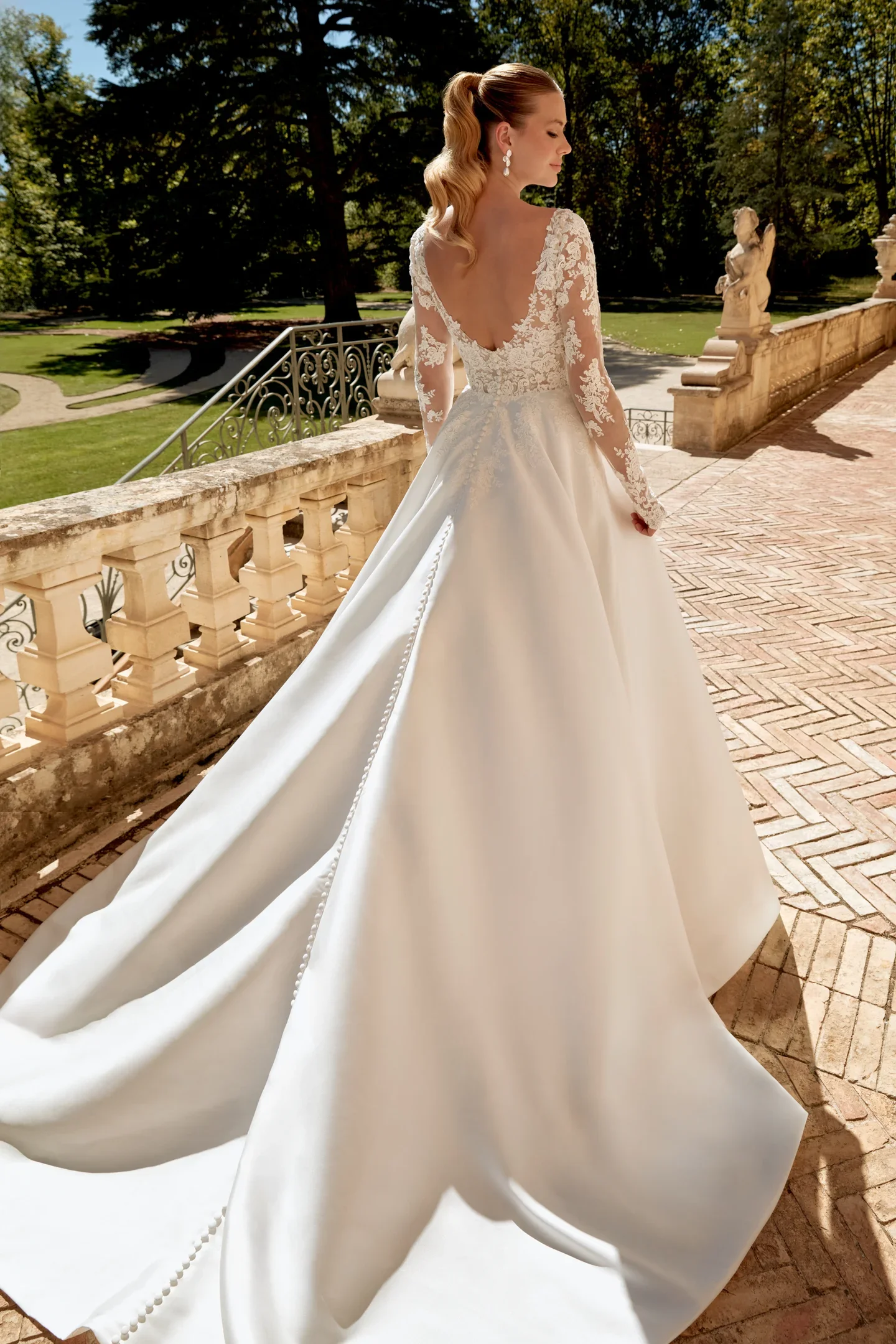 44589SL_FB_Sincerity-Bridal.webp