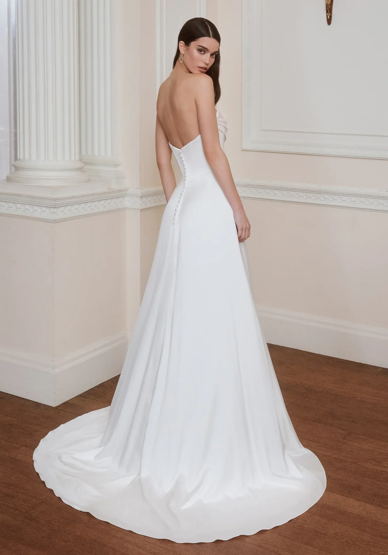 WINONA_16007_BACK.webp