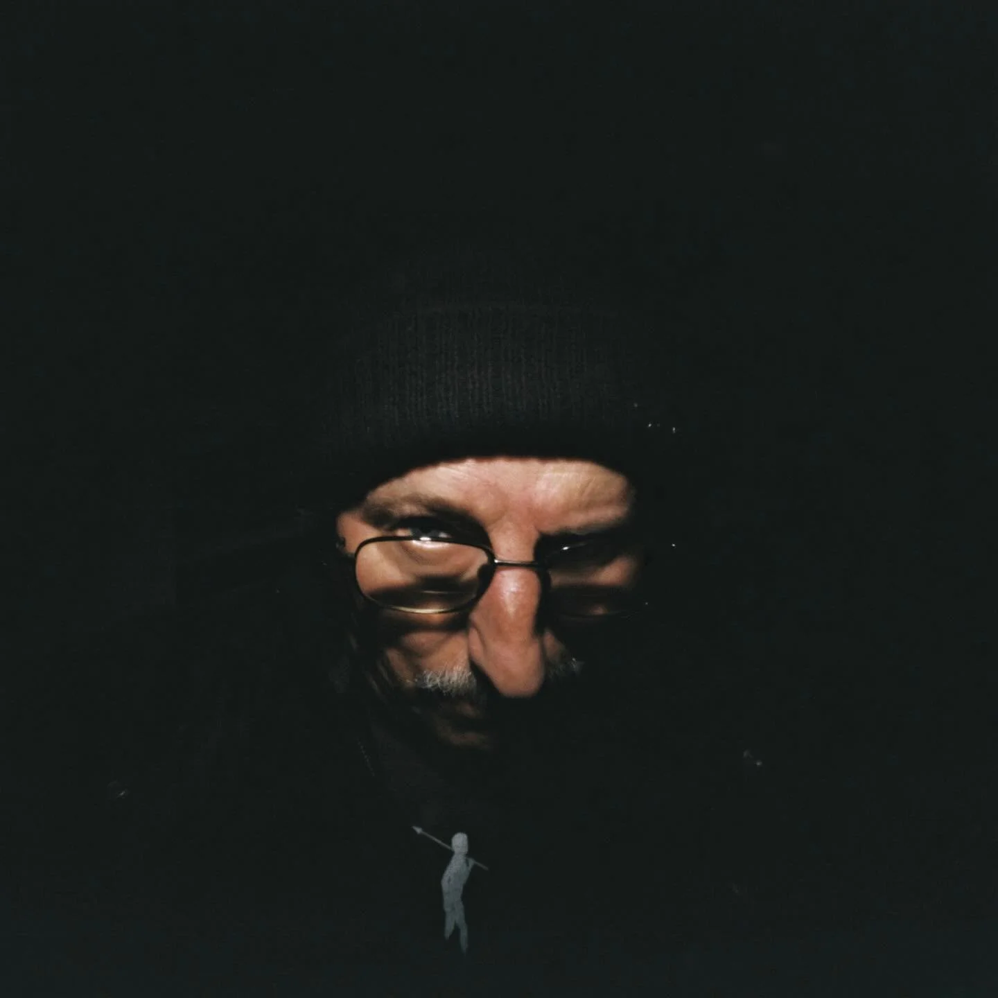 A pinhole of a pinholer taken at our open call exhibition at the @novascotiapub 

If you are not aware of Justin and all the good work they have put into Bristol photography community over the years, check out their amazing work and of course @bristo