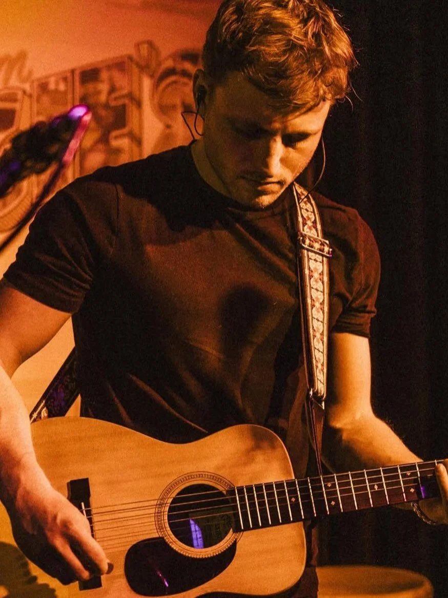 Happy Saturday 🕺✨

Join us for brunch, lunch, dinner, drinks &mdash; PLUS we&rsquo;ve got @evan.hughes_music singing live from 8pm tonight 🎤🍻

📞 Book your table on 01236 804795

#glasgowfoodie #glasgowfoodspots #glasgowpub #livemusic