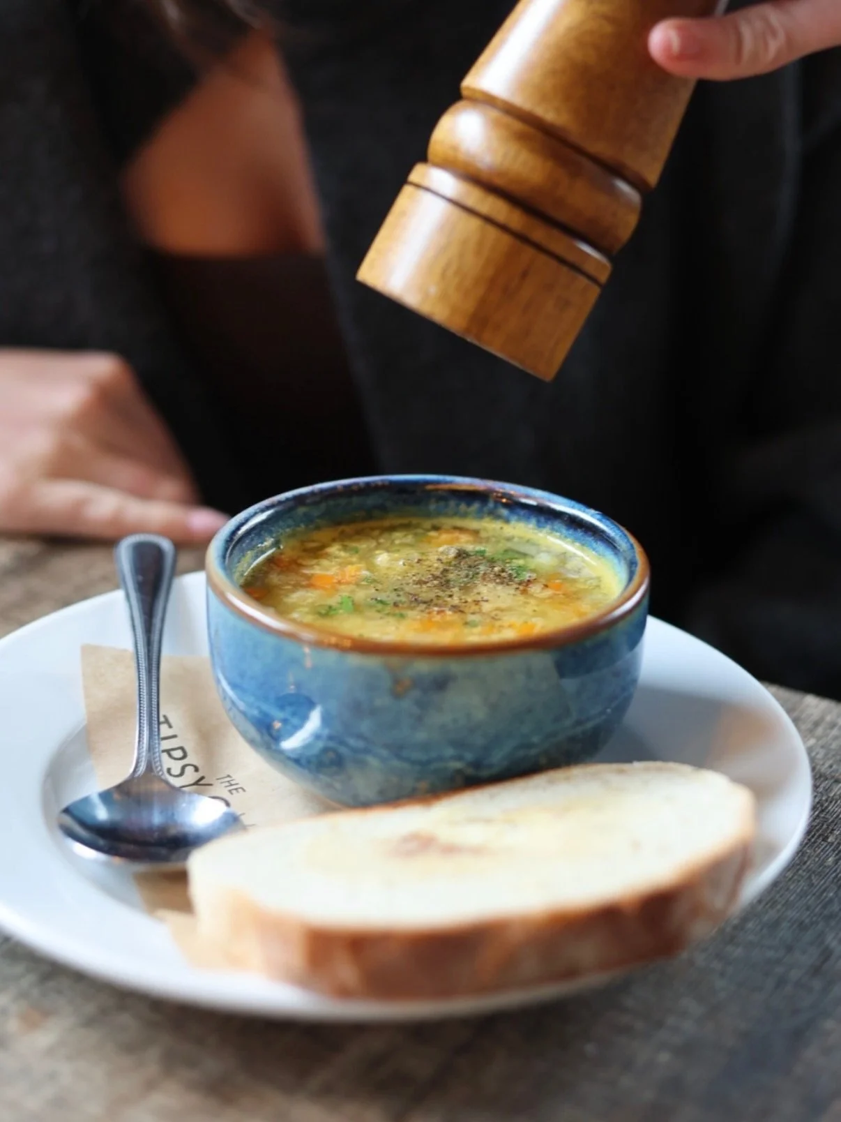 Who says you need the weekend to dine out? 👀 Join us for midweek dining at The Tipsy Cow with our Market Menu:

Monday to Friday | 12&ndash;5pm
2 courses &pound;14 | 3 courses &pound;17

Book now on 01236 804795 🤍

#thetipsycow #midweekdining #aird