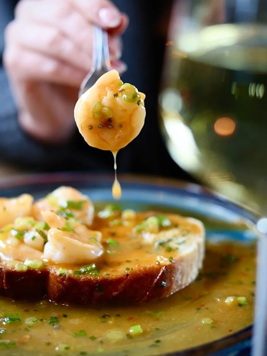 Join us at The Tipsy Cow for great food, flowing drinks and live music all weekend 🐄🥂

Friday with Dram Fandango 8:30&ndash;11 🎶
Saturday with Niamh Morris 8&ndash;11 🎤

Heading to the Queen tribute at the Town Hall? Pop in after and keep the nig