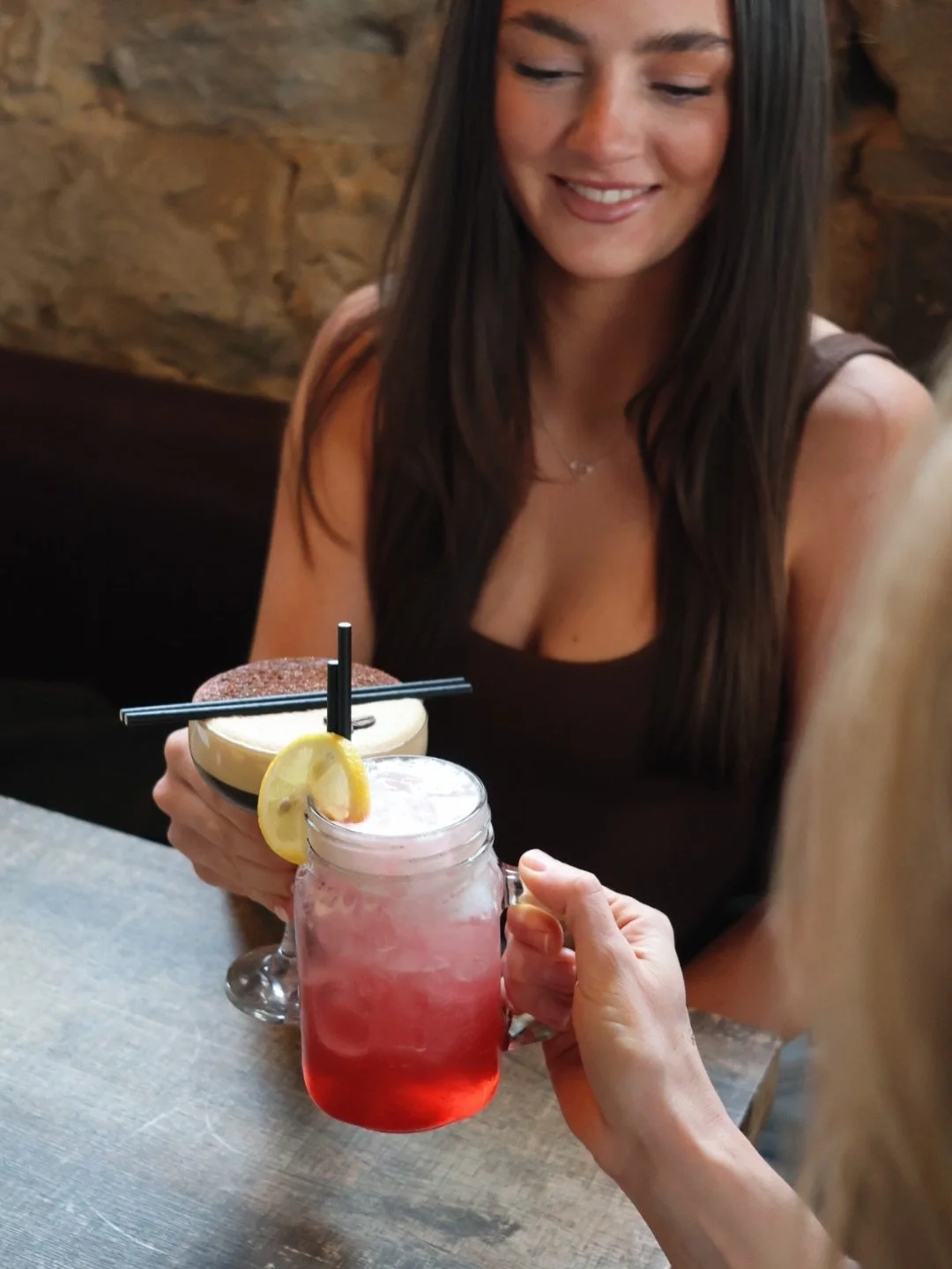 Cheers to the Easter weekend at The Tipsy Cow 🥂🐣

Join us for live music this weekend with James Harvey on Friday and Robyn Red on Saturday, both from 8pm to 10.30pm 🎶✨

Add in great food, drinks and the best weekend atmosphere and you are sorted 