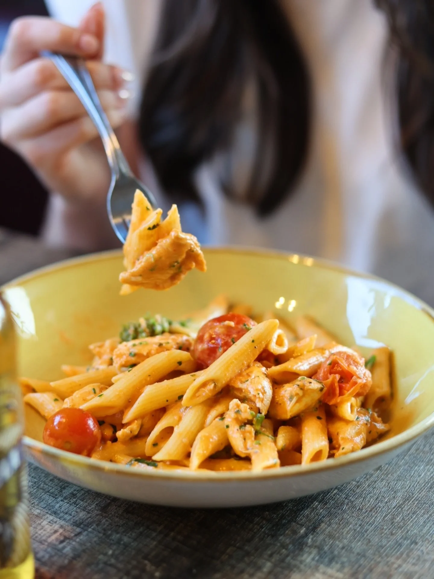 Dish spotlight 🍝

Penne con pollo with chicken and broccoli in a tomato, cream and parmesan sauce 🤌

Book now on 01236 804795

#tipsycow #airdreeats #glasgowfood #pastalover #scottishfoodie