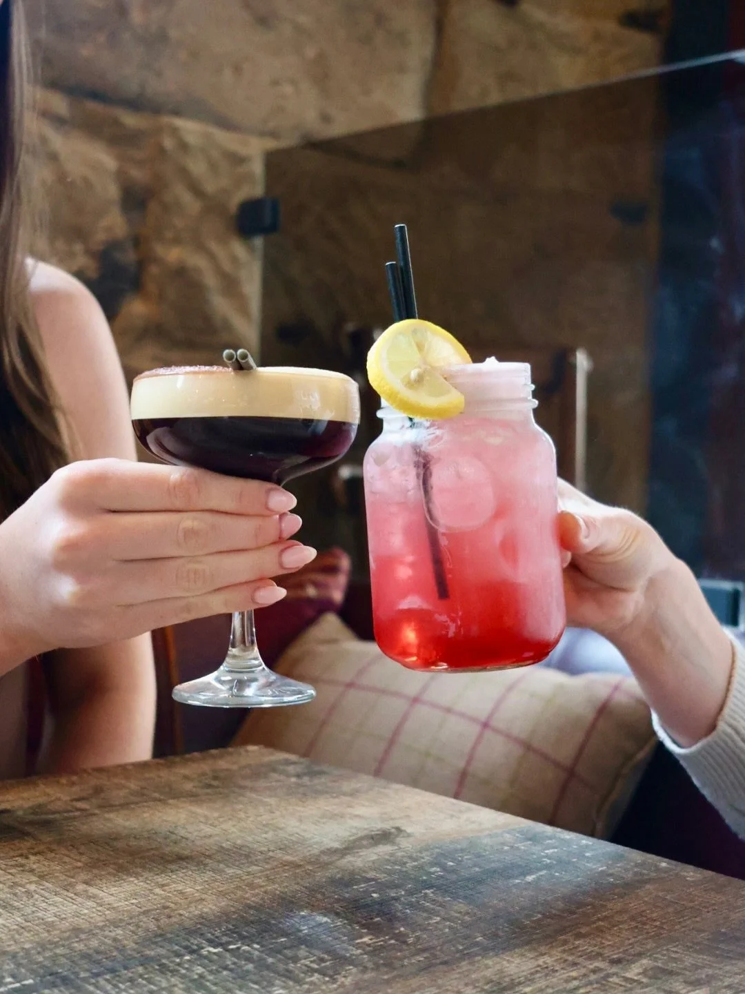 Join us this weekend at The Tipsy Cow for great food, great drinks and live music from 8pm 🎶

🎤 Friday - Paddy Mac
🎤 Saturday - Ewan McKenna

Book your table now and make a night of it.

📞 01236 804795

#tipsycow #airdrie #livemusic #weekendplans