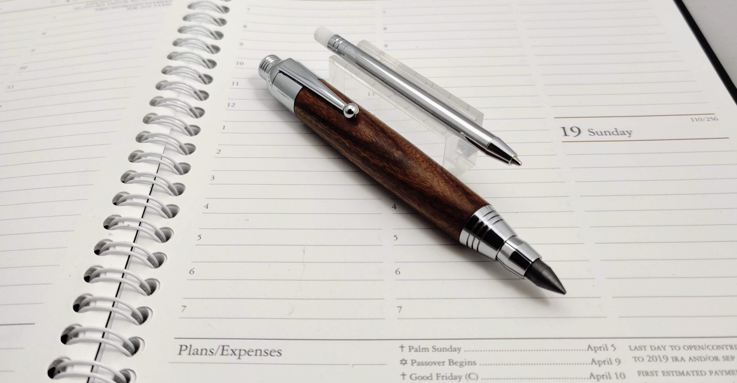 Deluxe Sketch Pen and Pencil Combo