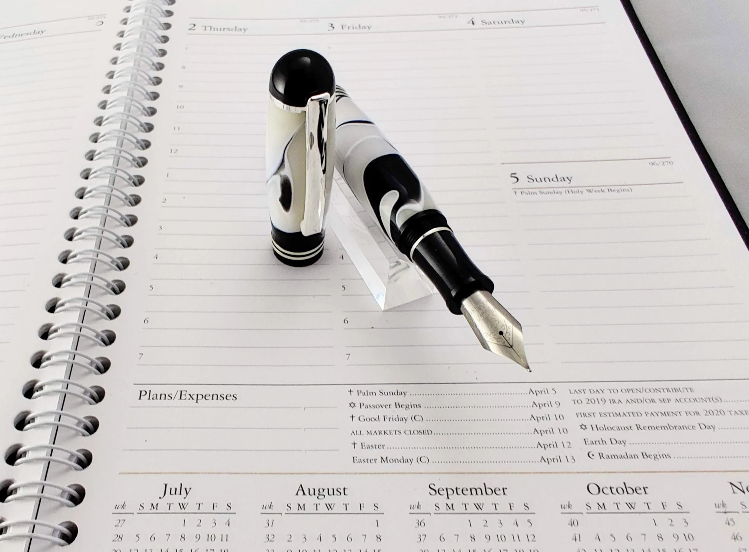 The Churchill Fountain Pen - Silver and Chrome Finish