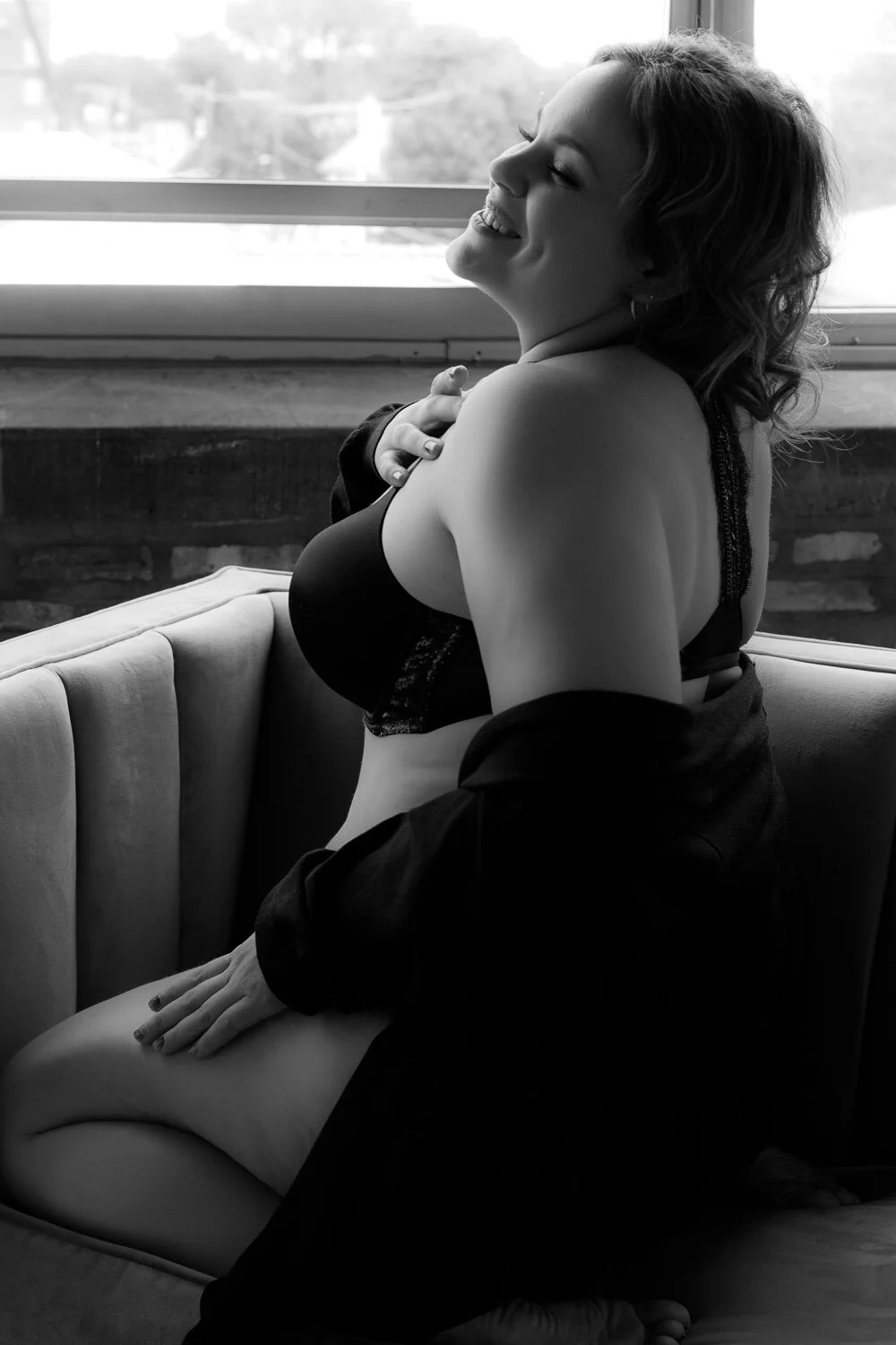 B&W-Lifestyle-Boudoir-9.jpg