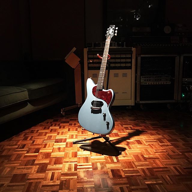 Super excited to add this @kauer daylighter to the team. It sounds unlike any other guitar here, super growl-y with tonnes of character. #kauerdaylighter #kauer #guitar #junior #p90 #parquet
