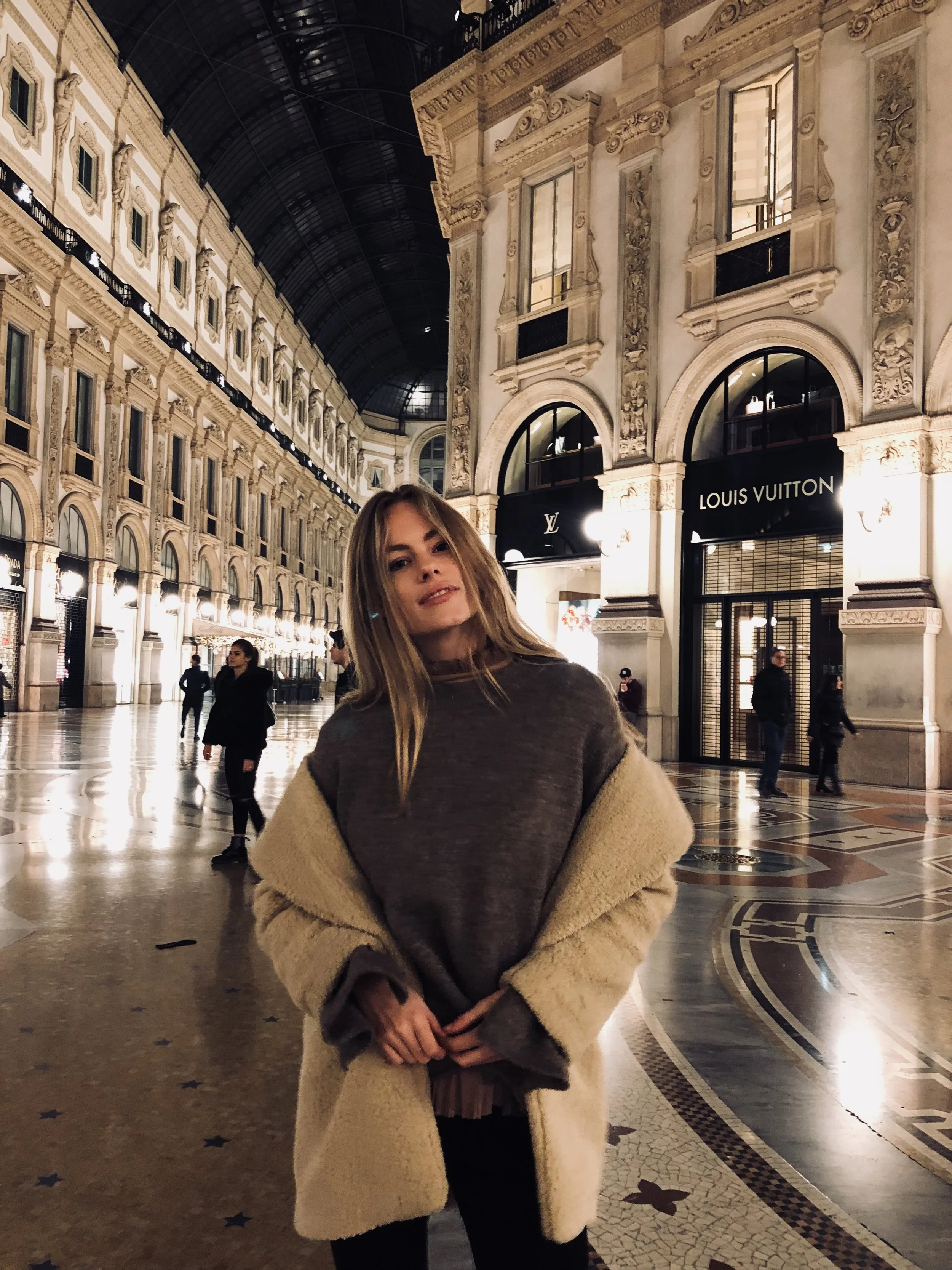 Milan & My Experience...Not a complaint but an observation with fashion model Annabel Smit