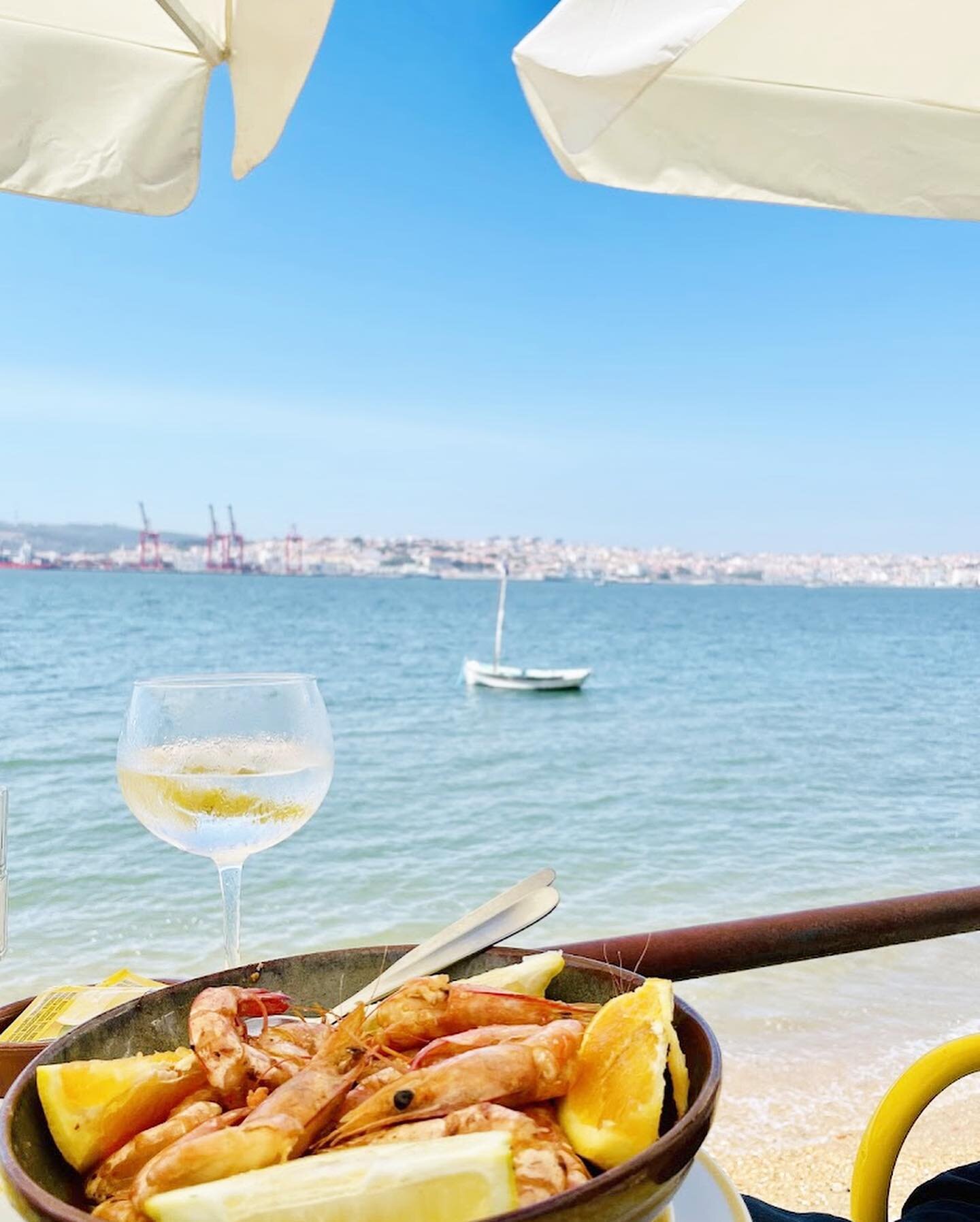 Looking for a delicious meal with a breathtaking view in Lisbon? 

One of the MANY beautiful and delicious spots is Ponto Final Restaurante @pontofinalrest 

This gem offers some of the most delectable saveur in town, along with stunning panoramic vi