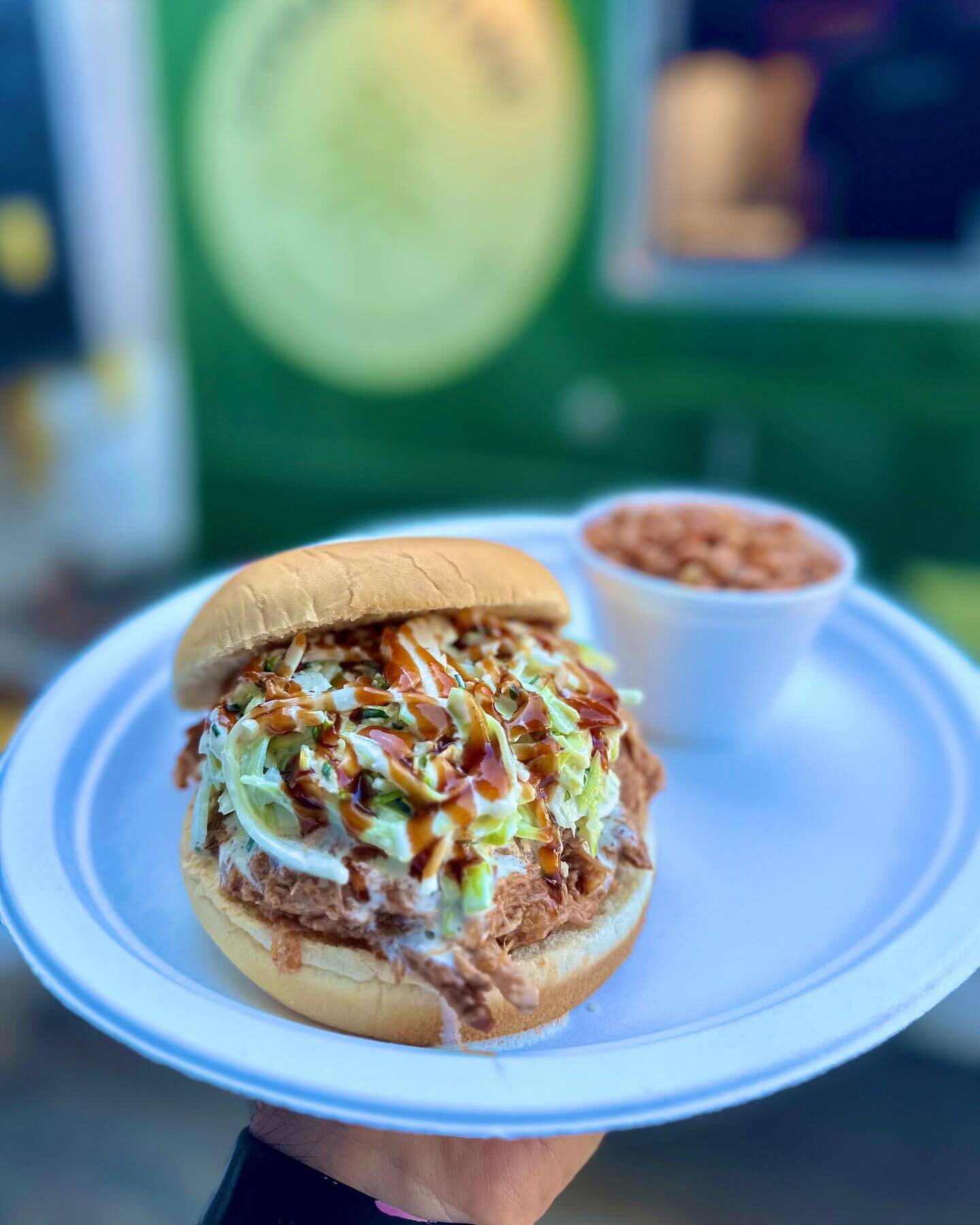 BBQ Pulled Pork makes every day better! 

#dallasbbq #dallasfoodtrucks #foodtruck #dallaspulledpork #pulledpork #lakehighlands #lheats