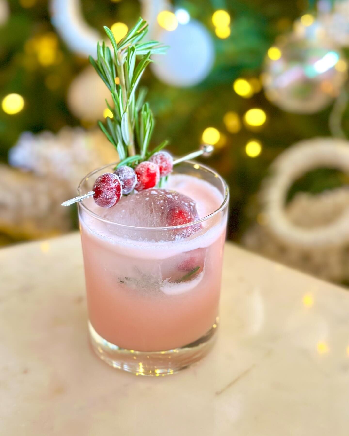Cheers to the Christmas Season!

#cranberrymargarita #lakehighlands #dallasdining #lheats #christmascocktails #santaclauseiscomingtotown