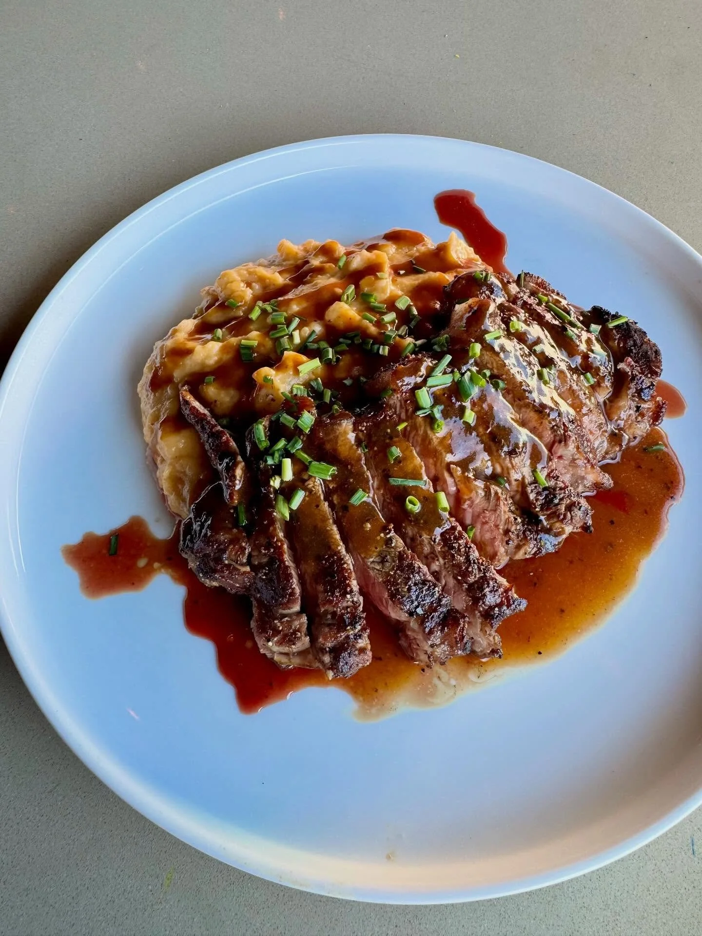 This weekend we are featuring a Prime New York Strip served with Chipotle + Smoked Gouda Mashed Potatoes and a Demi Glac&eacute;! Available while supplies last! 

#primenewyorkstrip #chipotle #smokedgouda #demiglace #weekend #lakehighlands #dallasdin
