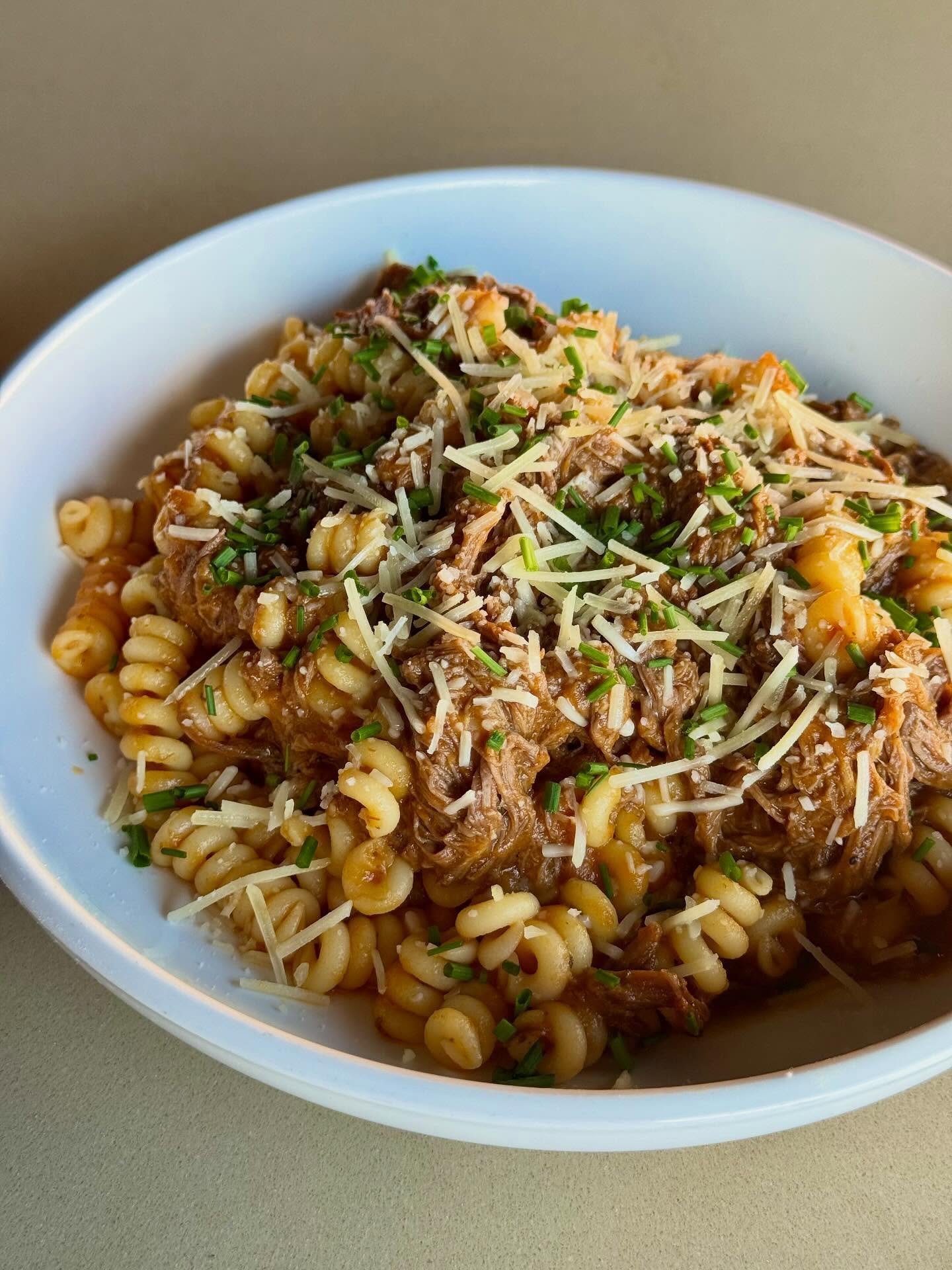 Pasta Genovese - available while supplies last! 
Happy Halloween! 👻 🎃

#lakehighlands #beefgenovese #dallasdining #lheats #trickortreat #whiterocklake #fallisintheair