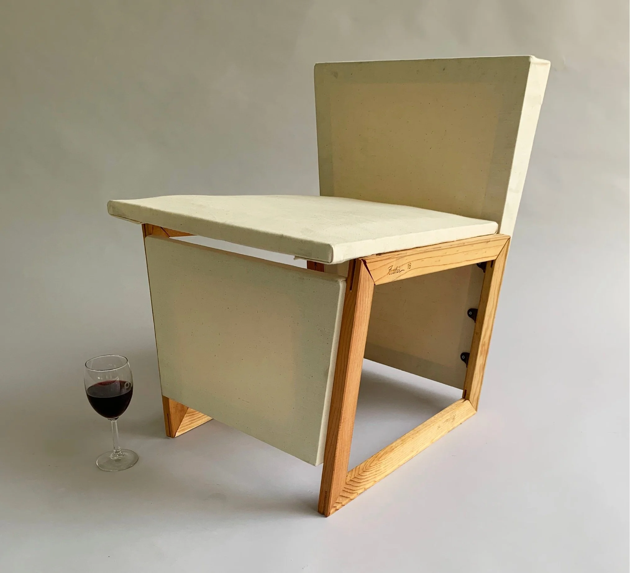 chair+thumb+small-01.jpg