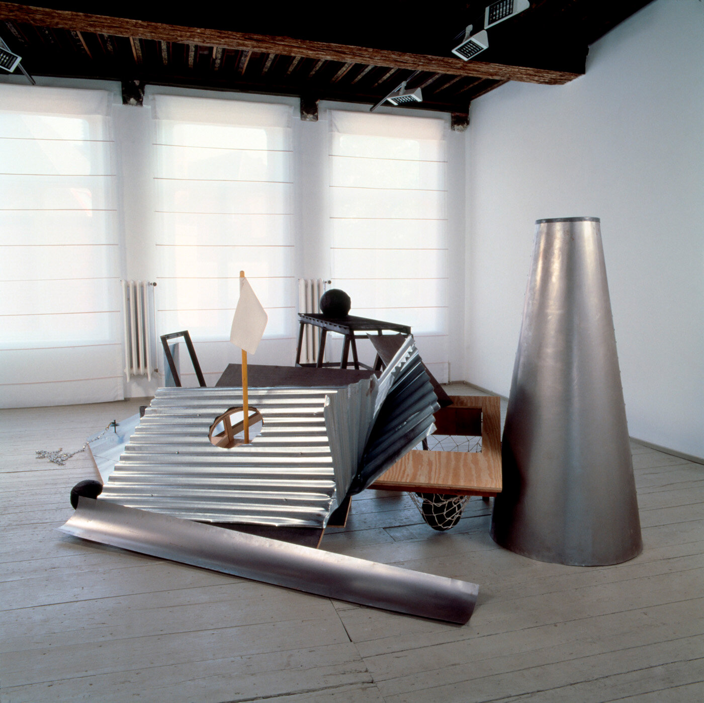   Refuge Device,  installation view: Galerie Bruge La Morte, Bruges, Belgium, 1991  