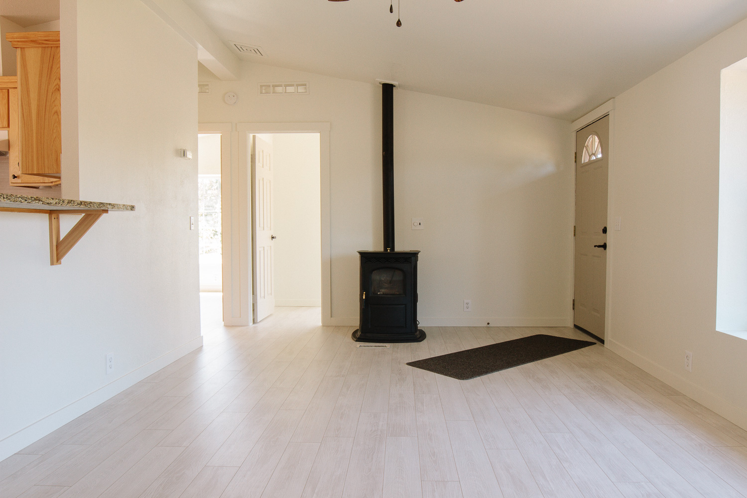 living_room2-1.jpg