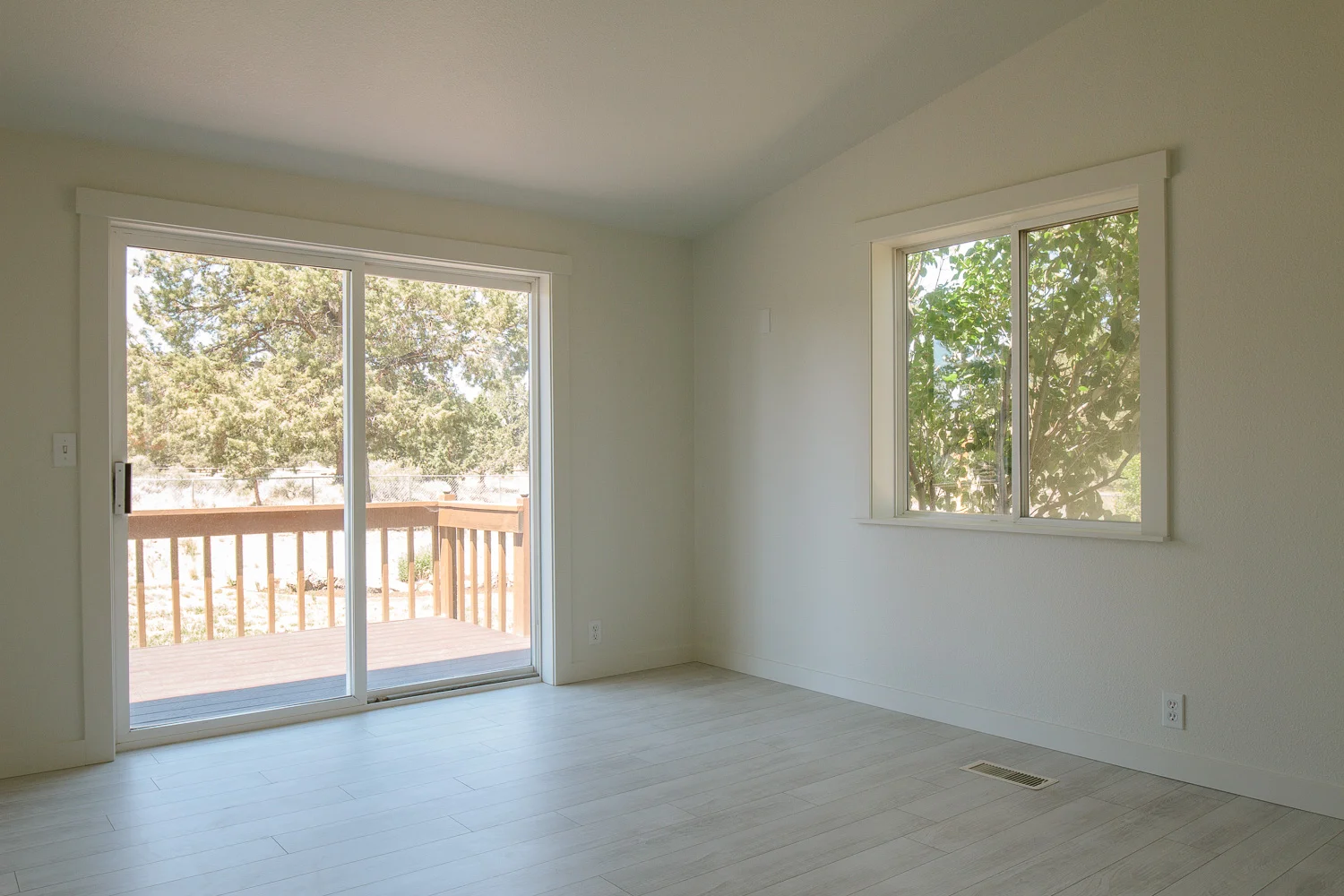 bedroom1-1-2.jpg