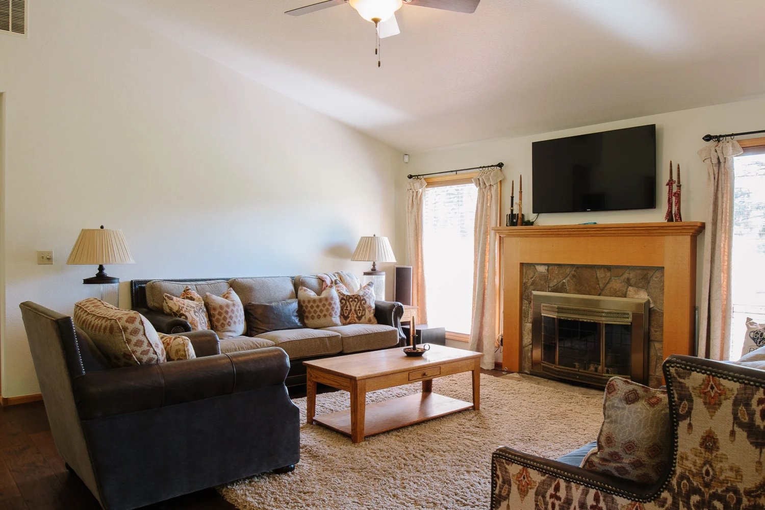 living_room_option1-3-1.jpg