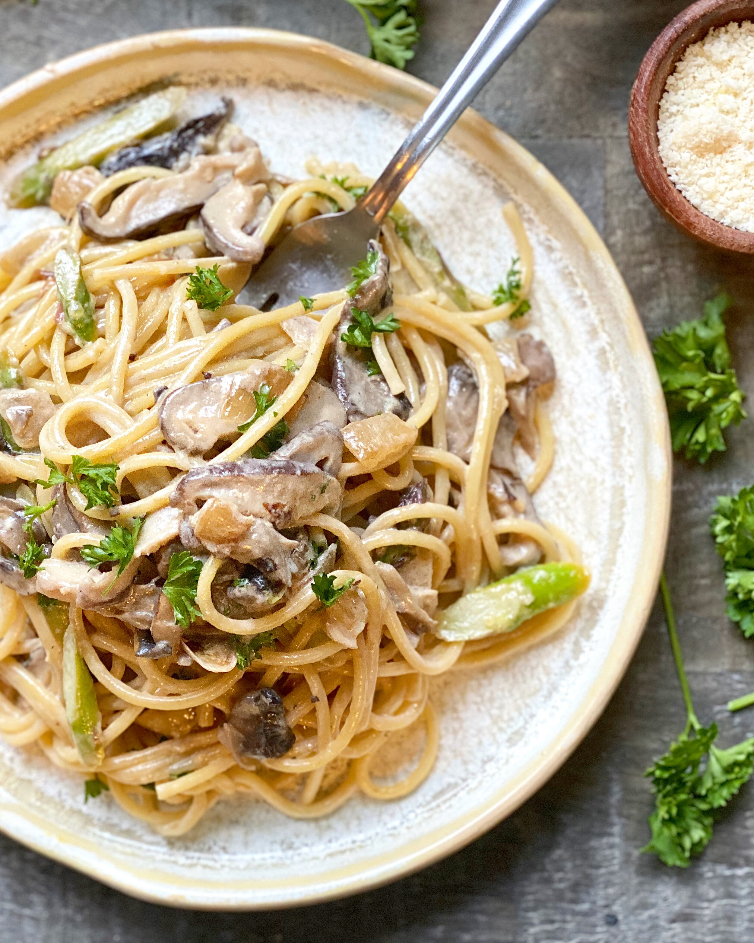 Creamy Wild Mushrooms &amp; Asparagus Spaghetti