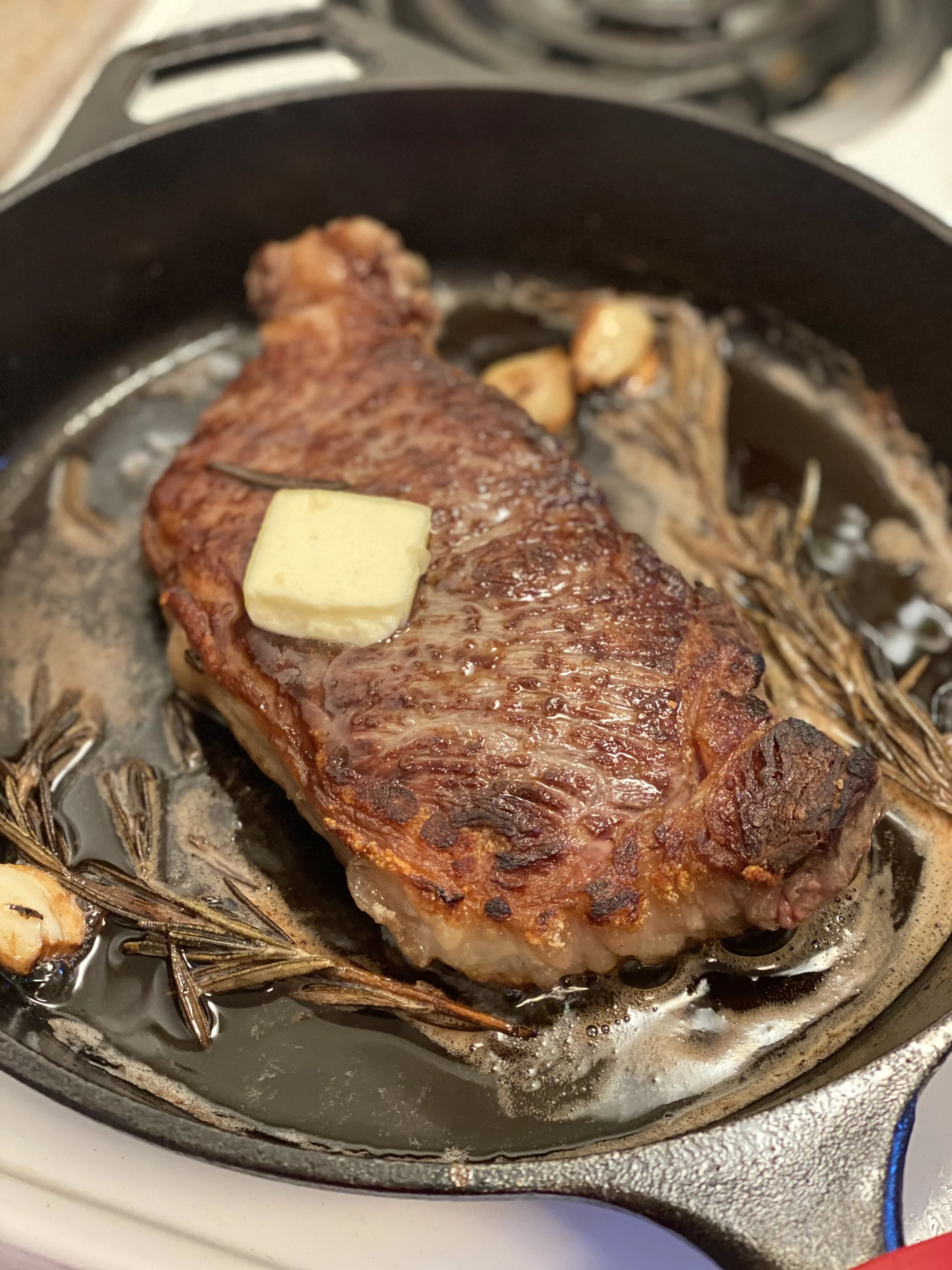 Pan-Seared Steak with Mushrooms &amp; Asparagus