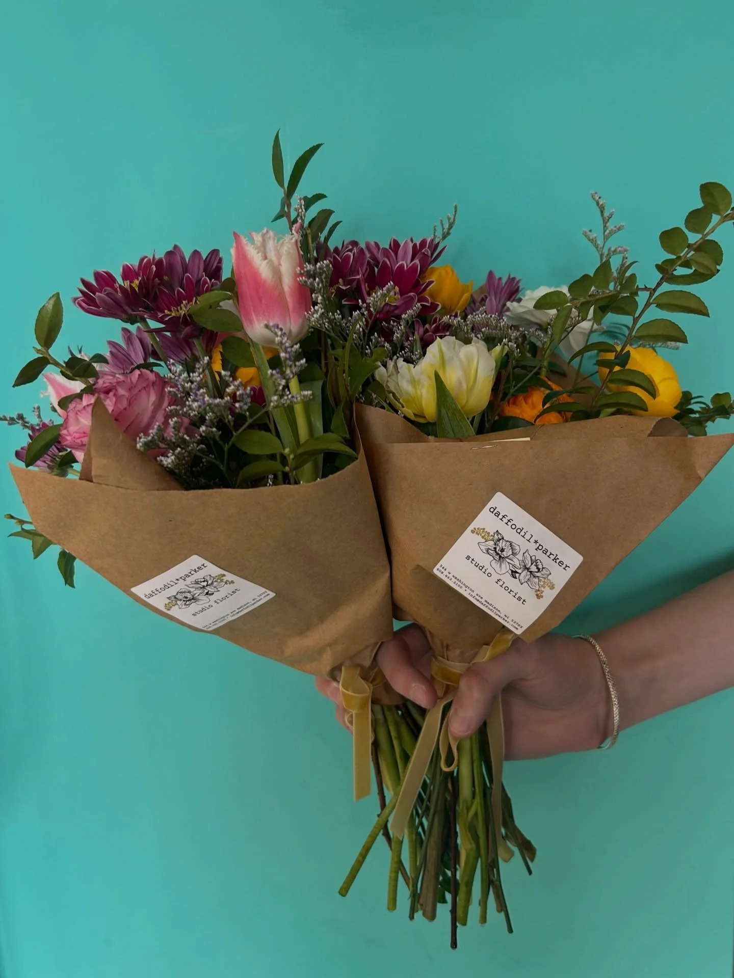 Mint Mark Valentine&rsquo;s Dinner may be sold out, but Superette&rsquo;s got the next best things&hellip; 
.
🌹 Flowers from @daffodilparker 
🍫 Luxurious chocolate from @mayanachocolate 
🍷 Wine up the wazoo
🍕 Romantic @frabonimonona frozen pizzas