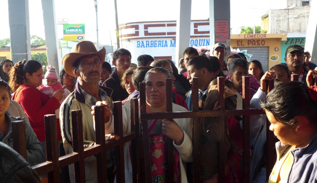 Triage Crowd – Waiting for a chance to be treated – Jalapa, Guatemala 2013